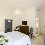Palazzo Cacace Relais B&B