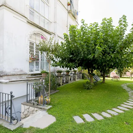 Palazzo Cacace Relais B&B