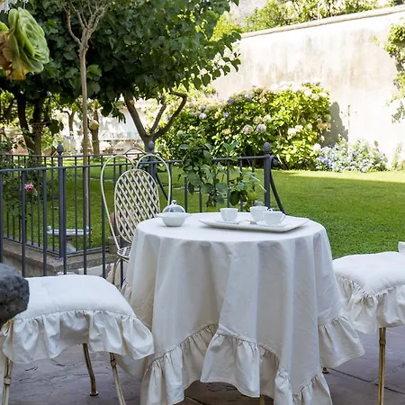 Palazzo Cacace Relais Bed & Breakfast