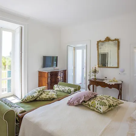 Palazzo Cacace Relais Bed & Breakfast 3*